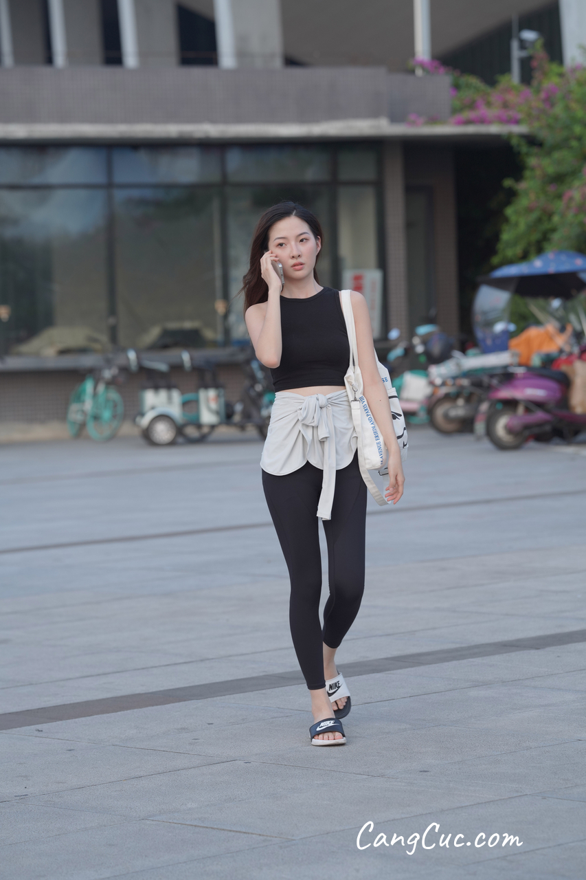 [精选街拍作品] No.3194 黑色运动装魅力显白